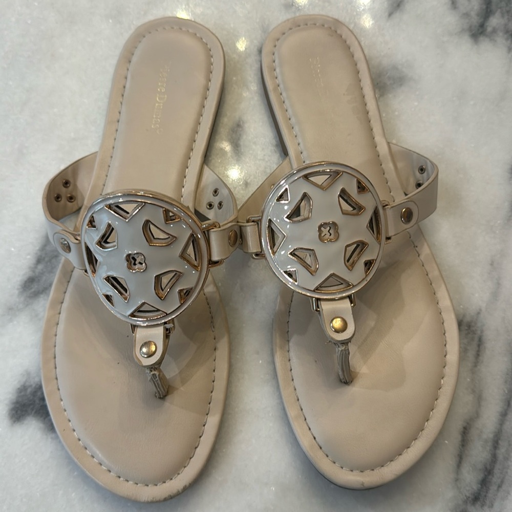Pierre Dumas bone sandals 8.5